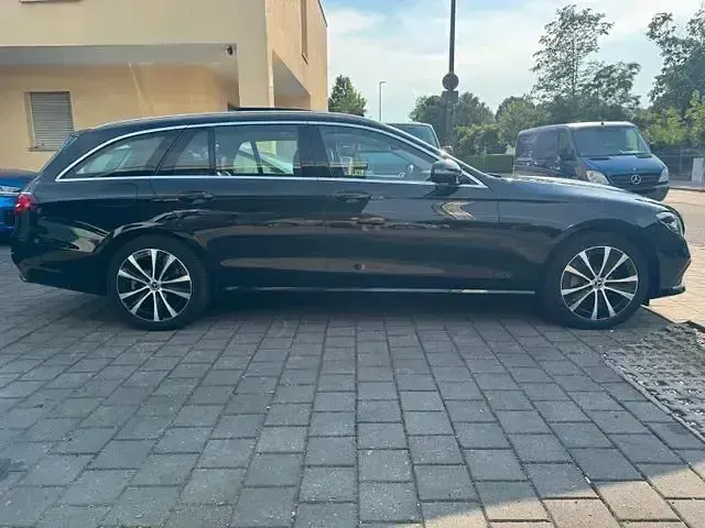 Gebraucht Mercedes E300 320 PS (235 kW) 2021 Schwarz Limousine