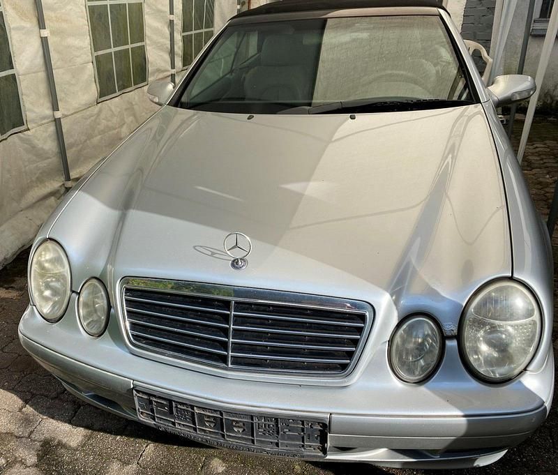 Silber Gebraucht 2001 Mercedes CLK200 Cabrio | 2.100 € (Superpreis) - Bild 1/4