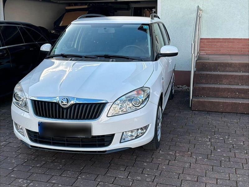 Gebraucht Skoda Fabia Fresh 105 PS (77 kW) 2013 Weiß Kombi