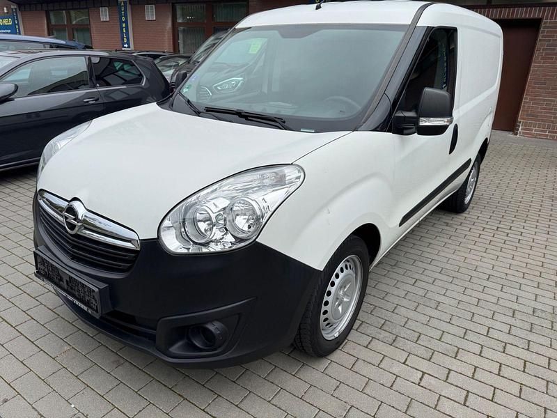 Weiß Gebraucht 2019 Opel Combo Van / Kleinbus | 8.888 € - Bild 1/4