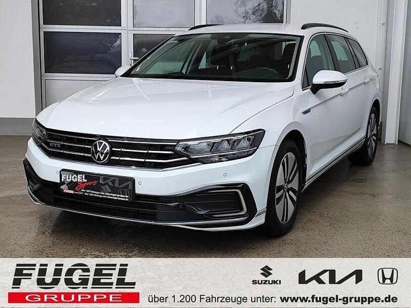 Pure white Gebraucht 2021 VW Passat GTE Kombi | 20.969 € (Superpreis) - Bild 1/4