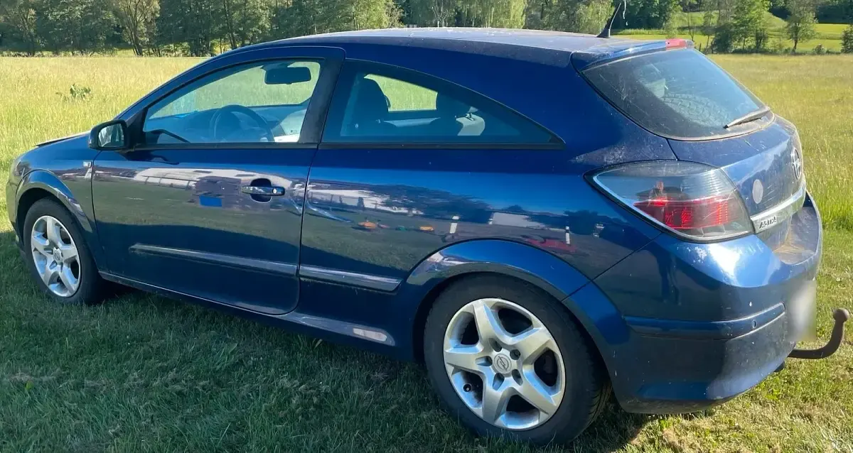 Gebraucht Opel Astra 90 PS (66 kW) 2008 Blau Coupé