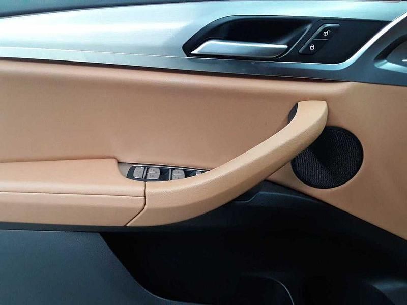 Gebraucht BMW X4 Performance 190 PS (139 kW) 2023 Saphirschwarz metallic SUV