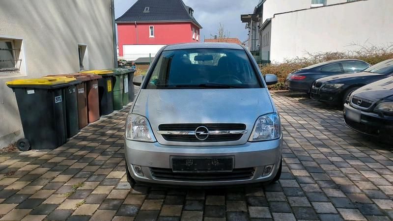 Gebraucht Opel Meriva 125 PS (91 kW) 2003 Silber Van / Kleinbus