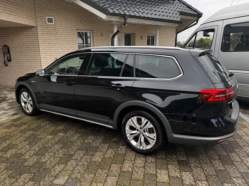 Gebraucht VW Passat Highline 239 PS (175 kW) 2016 Schwarz Kombi