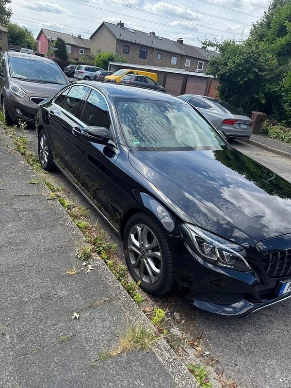 Gebraucht Mercedes C180 156 PS (114 kW) 2018 Schwarz Limousine