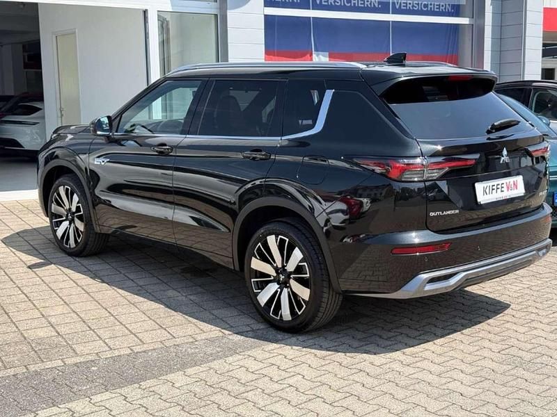 Gebraucht Mitsubishi Outlander P-HEV Top 306 PS (225 kW) 2025 Kristallschwarz SUV