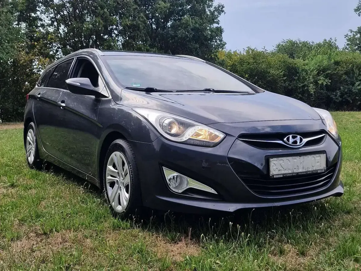 Gebraucht Hyundai i40 Style 136 PS (100 kW) 2014 Grau Kombi