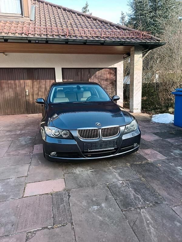Gebraucht BMW 325 218 PS (160 kW) 2005 Grau Limousine