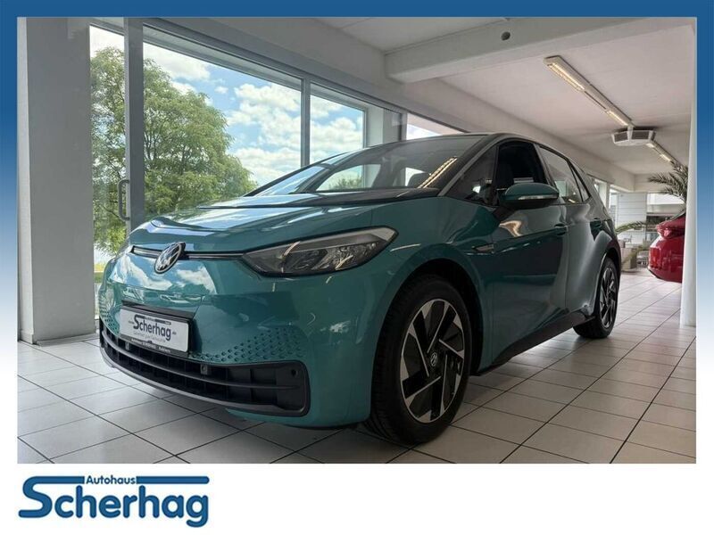 Blau (makenatürkis metallic) Gebraucht 2022 VW ID.3 Pro Performance Kleinwagen | 23.970 € (Guter Preis) - Bild 1/4