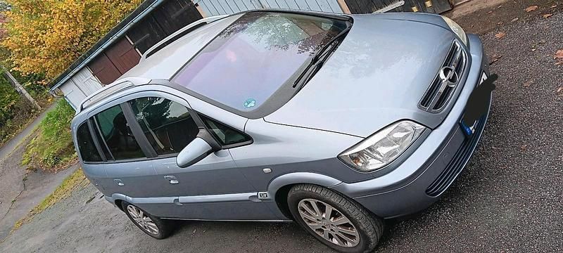 Silber Gebraucht 2004 Opel Zafira Van / Kleinbus | 1.799 € (Fairer Preis) - Bild 1/4