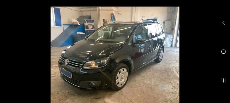 Gebraucht VW Touran Life 140 PS (102 kW) 2014 Schwarz Van / Kleinbus