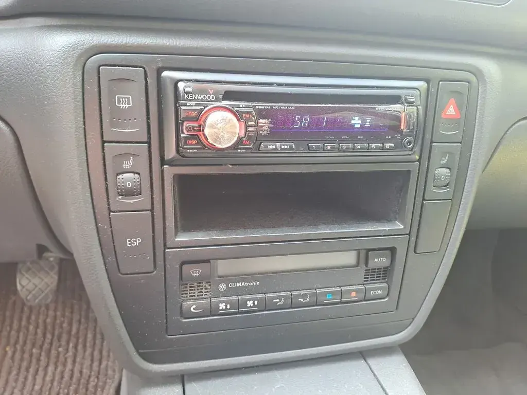 Second-hand VW Passat Exclusive 101 CP (74 kW) 2004 Argintiu Break