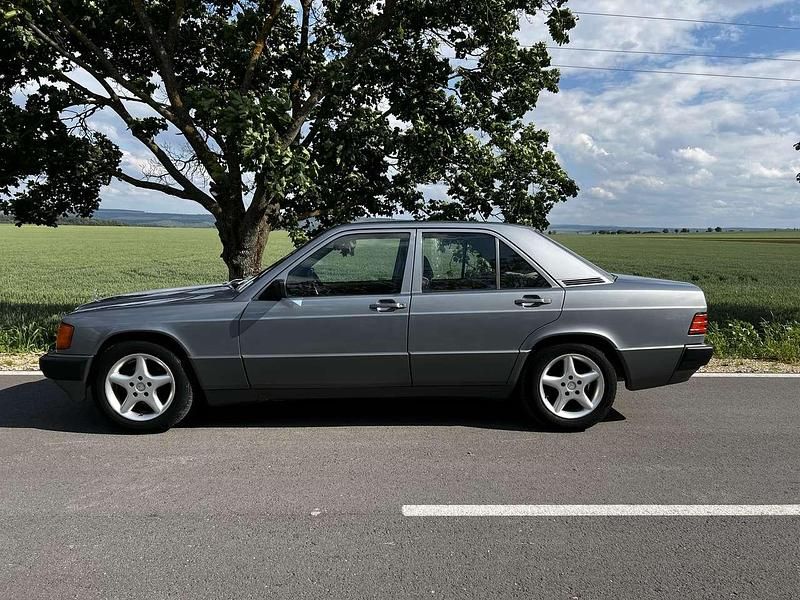 Gebraucht Mercedes 190 72 PS (52 kW) 1990 Limousine
