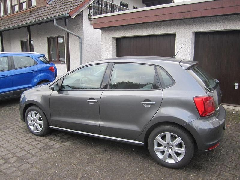 Gebraucht VW Polo Trendline 75 PS (55 kW) 2017 Grau Limousine