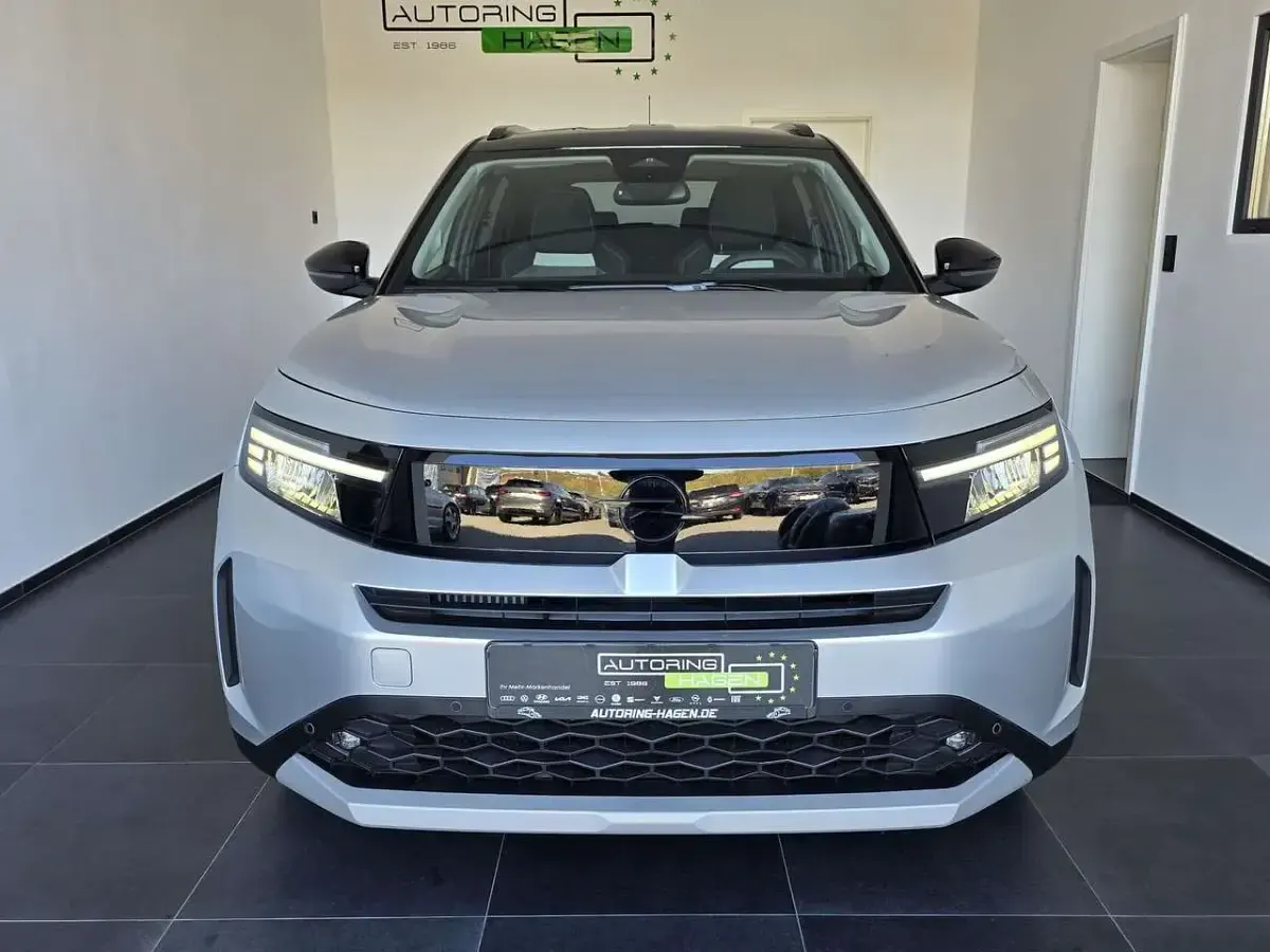 Neu Opel Frontera 145 PS (106 kW) 2026 Kristall silber / dach in schw SUV