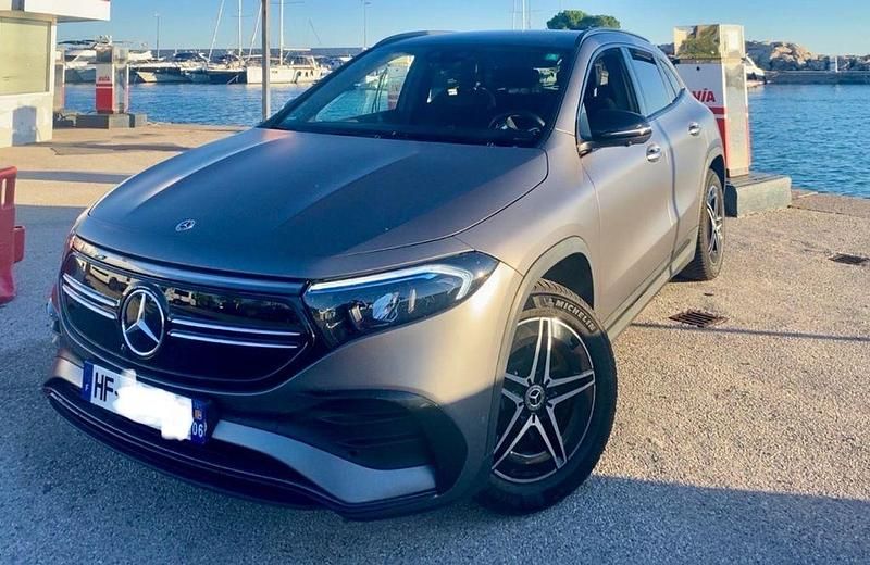 Grau Gebraucht 2023 Mercedes EQA250 SUV | 31.400 € (Fairer Preis) - Bild 1/4