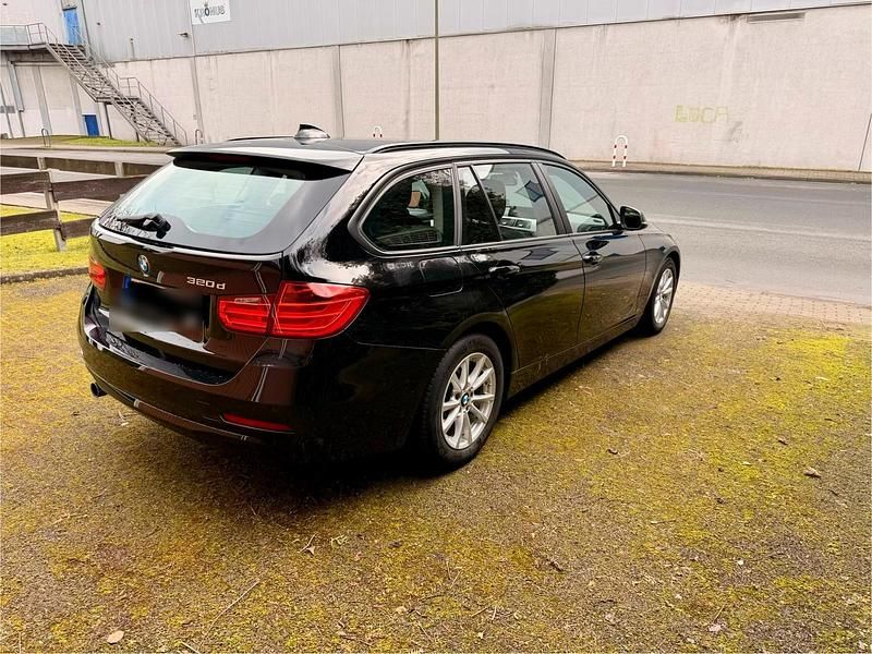 Gebraucht BMW 320 Comfort Edition 2015 Schwarz Kombi