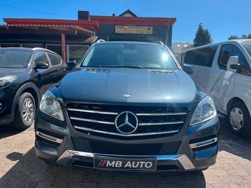 Grau Gebraucht 2013 Mercedes ML250 SUV | 8.990 € (Guter Preis) - Bild 1/4
