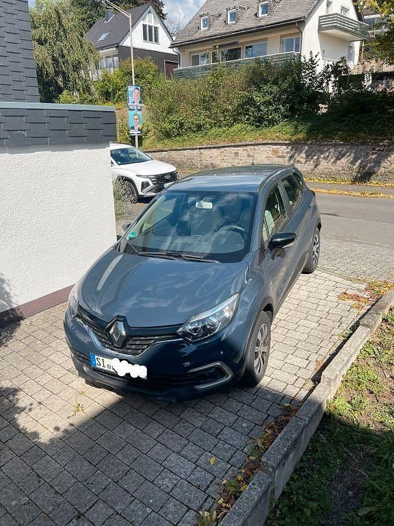 Blau Gebraucht 2017 Renault Captur Experience SUV | 8.200 € (Guter Preis) - Bild 1/4