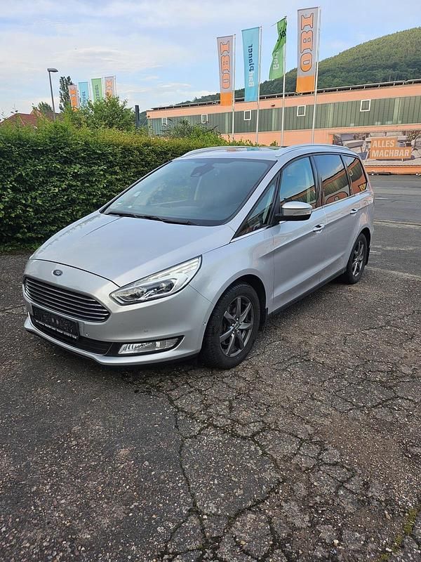 Silber Gebraucht 2018 Ford Galaxy Titanium Van / Kleinbus | 18.500 € (Guter Preis) - Bild 1/4