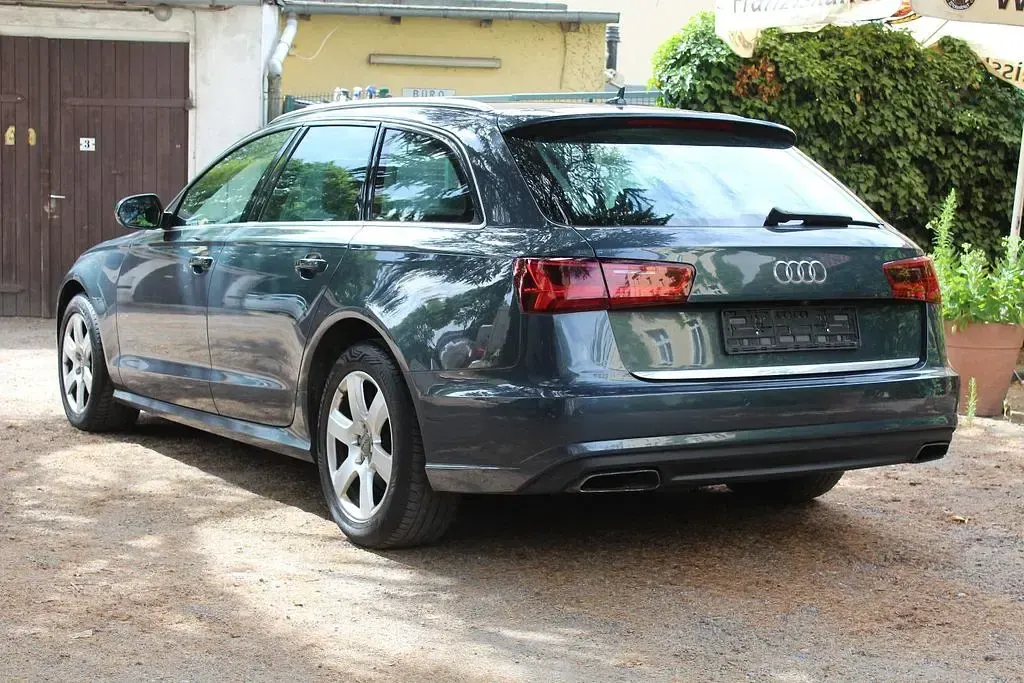 Gebraucht Audi A6 Sport 190 PS (139 kW) 2015 Aviatorblau metallic Kombi