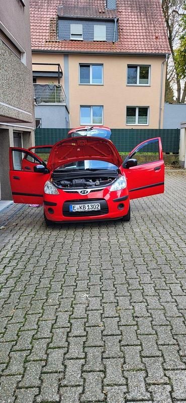 Rot Gebraucht 2009 Hyundai i10 Kleinwagen | 2.850 € (Etwas zu teuer) - Bild 1/4