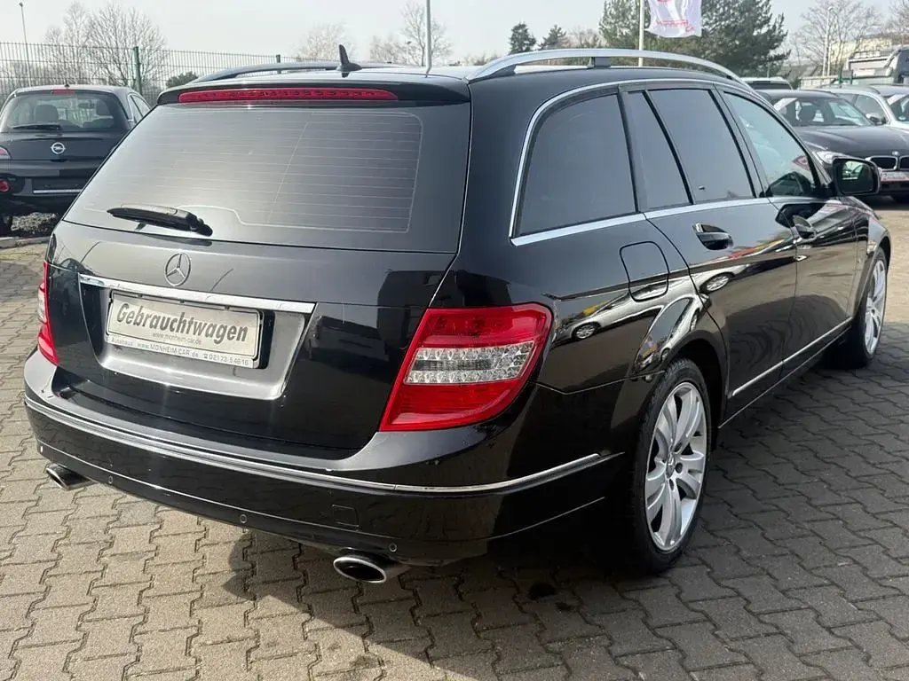 Używany Mercedes C320 224 KM (164 kW) 2011 Czarny Kombi