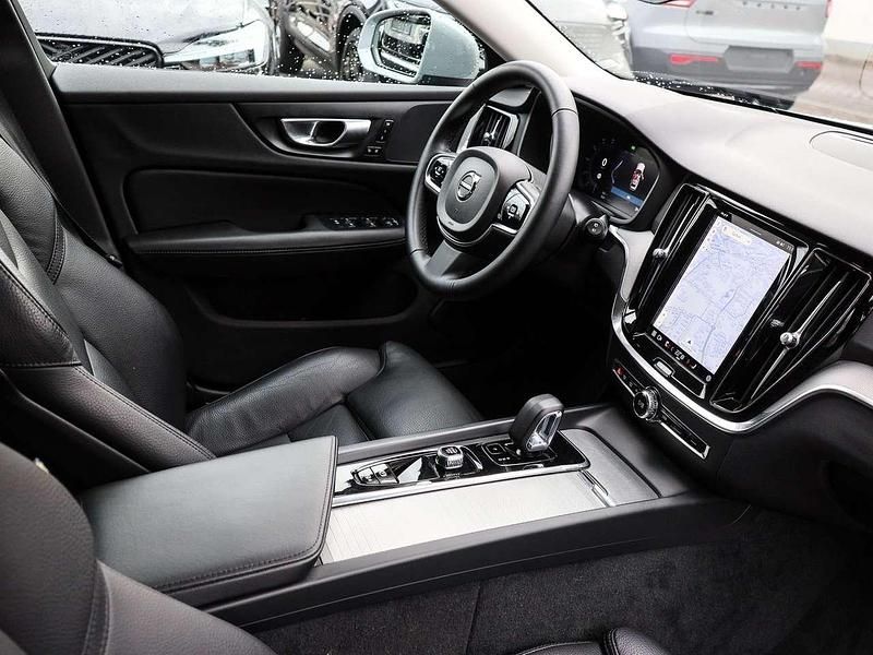 Gebraucht Volvo V60 CC Plus 197 PS (144 kW) 2023 Grau Kombi