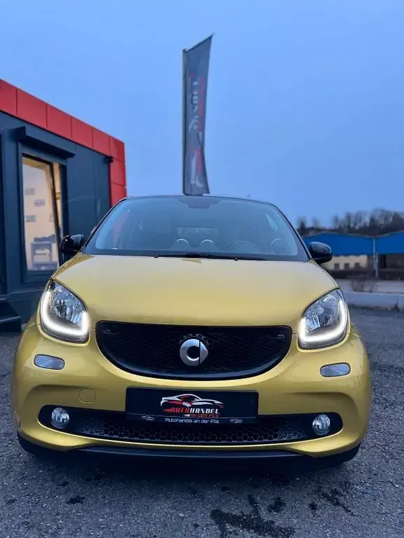 Używany Smart ForFour Passion 71 KM (52 kW) 2015 Złoty Hatchback