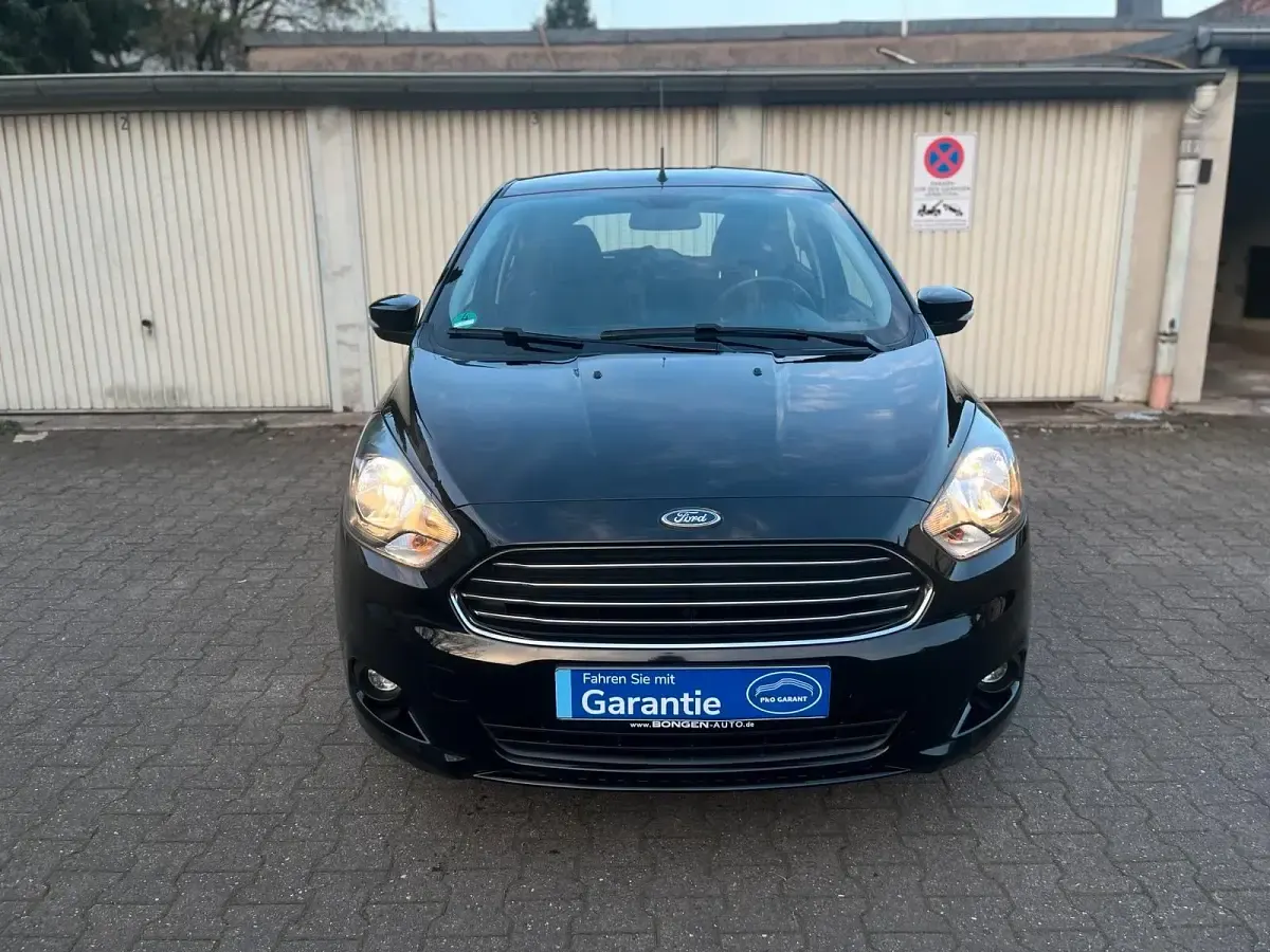 Gebraucht Ford Ka Plus 86 PS (63 kW) 2017 Schwarz Kleinwagen