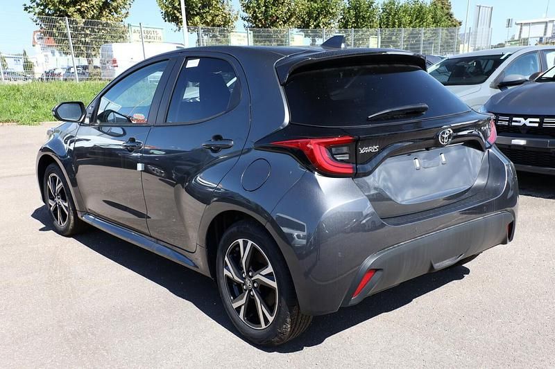 Neu Toyota Yaris Hybrid 116 PS (85 kW) 2026 Marlingrau metallic Kleinwagen