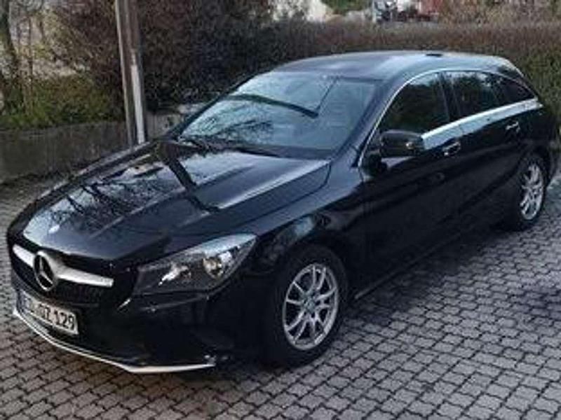 Gebraucht 2016 Mercedes CLA180 Shooting Brake Kombi | 9.700 € - Bild 1/4