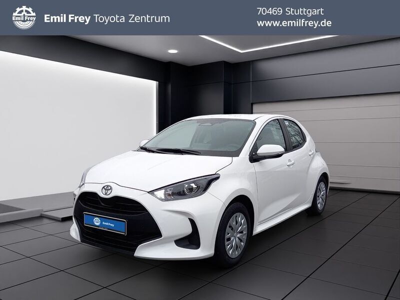 Schneeweiß Gebraucht 2025 Toyota Yaris Hybrid Comfort Limousine | 21.750 € (Guter Preis) - Bild 1/4