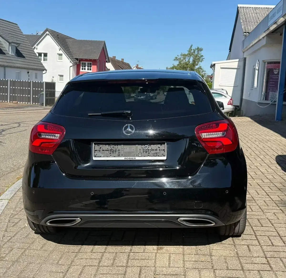 Gebraucht Mercedes A200 Urban 156 PS (114 kW) 2016 Schwarz Kleinwagen
