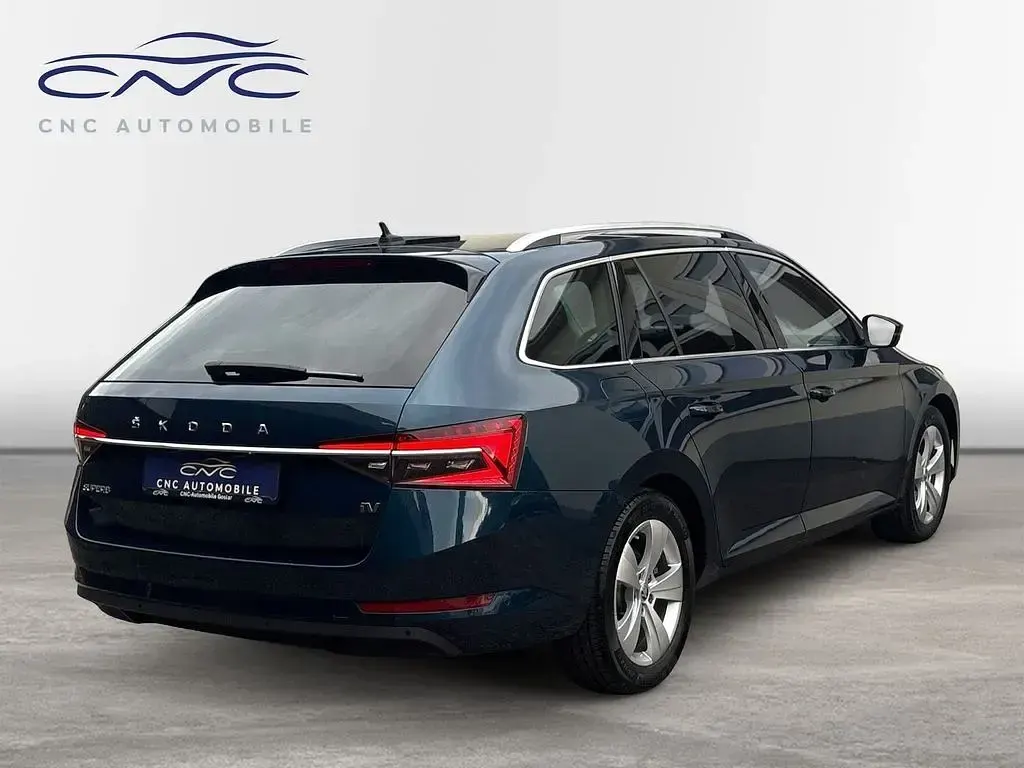 Gebraucht Skoda Superb Style 218 PS (160 kW) 2022 Blau Kombi