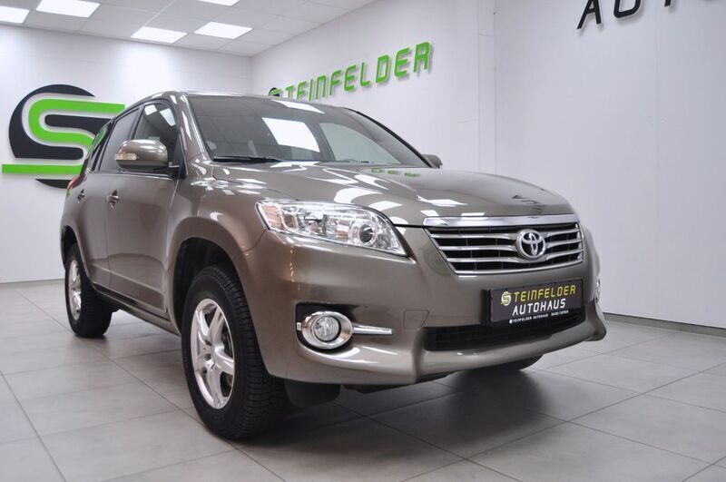 Bronze mica metallic Gebraucht 2010 Toyota RAV4 Life SUV | 15.990 € (Teuer) - Bild 1/4