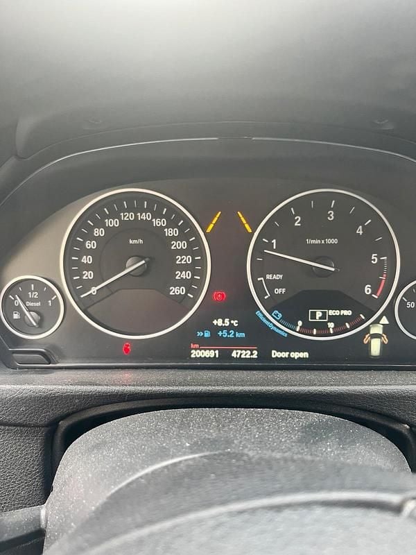 Gebraucht BMW 320 163 PS (119 kW) 2018 Grau Kombi