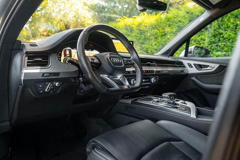 Gebraucht Audi Q7 Sport 258 PS (189 kW) 2016 Grau SUV