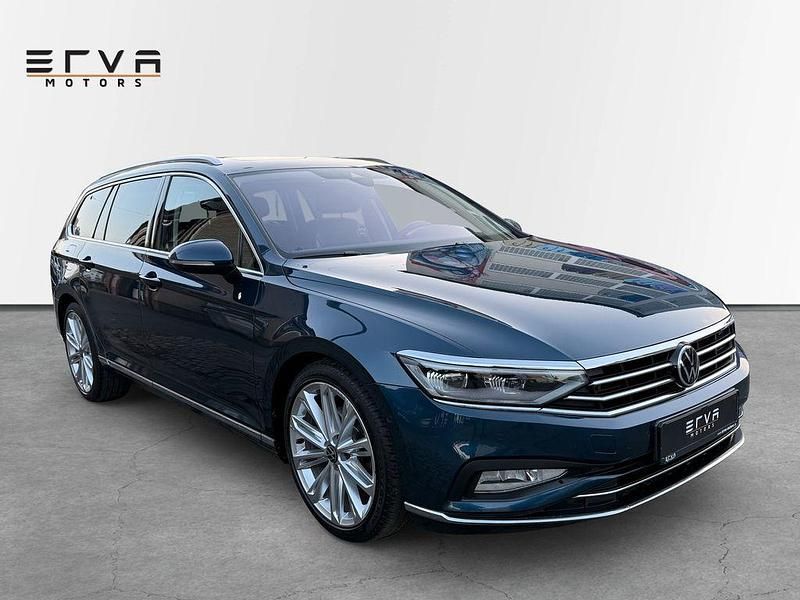 Gebraucht VW Passat R-line 200 PS (147 kW) 2022 Blau Kombi