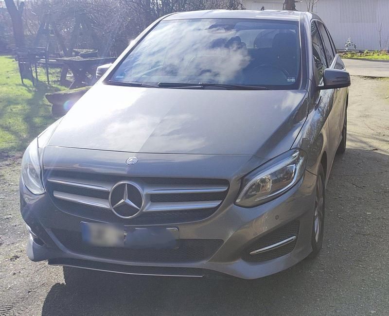 Gebraucht Mercedes B200 136 PS (100 kW) 2014 Grau Van / Kleinbus