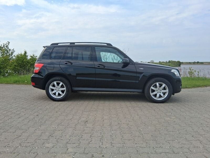 Schwarz Gebraucht 2011 Mercedes GLK220 SUV | 11.900 € (Guter Preis) - Bild 1/4