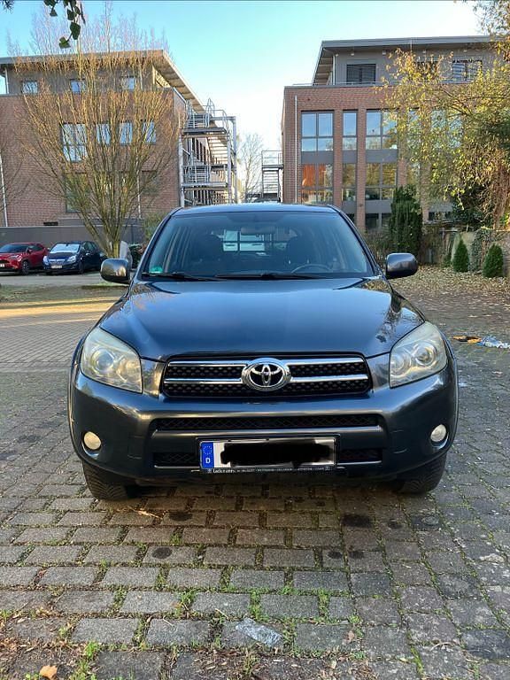Grau Gebraucht 2007 Toyota RAV4 SUV | 5.200 € (Fairer Preis) - Bild 1/4