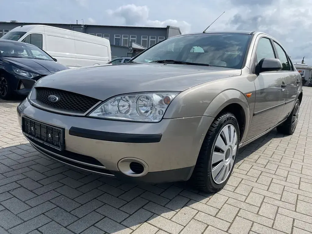 Gebraucht Ford Mondeo Ambiente 110 PS (80 kW) 2002 Beige Limousine