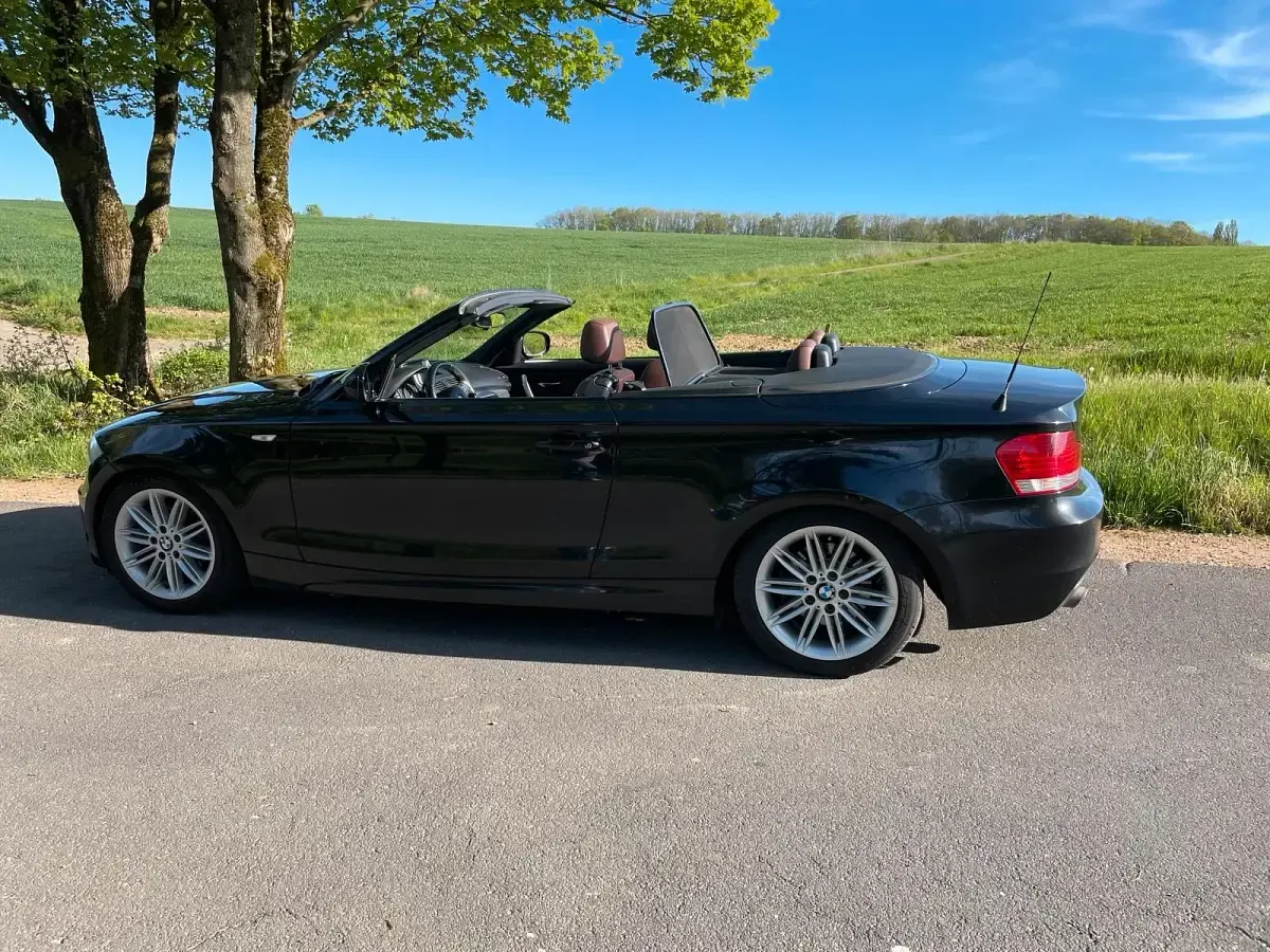 Gebraucht BMW 118 Cabriolet M Sport 143 PS (105 kW) 2010 Schwarz Cabrio