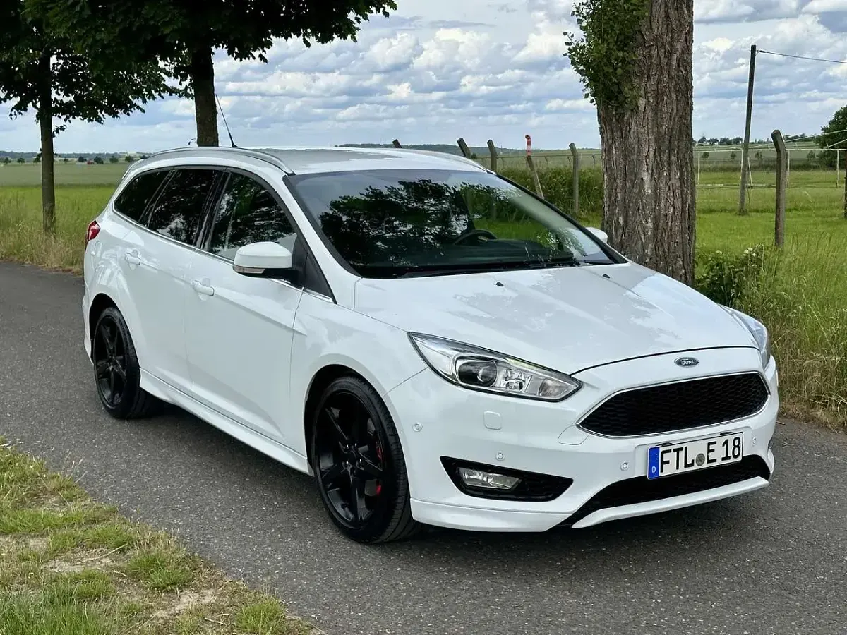 Gebraucht Ford Focus Titanium 150 PS (110 kW) 2015 Weiß Kombi