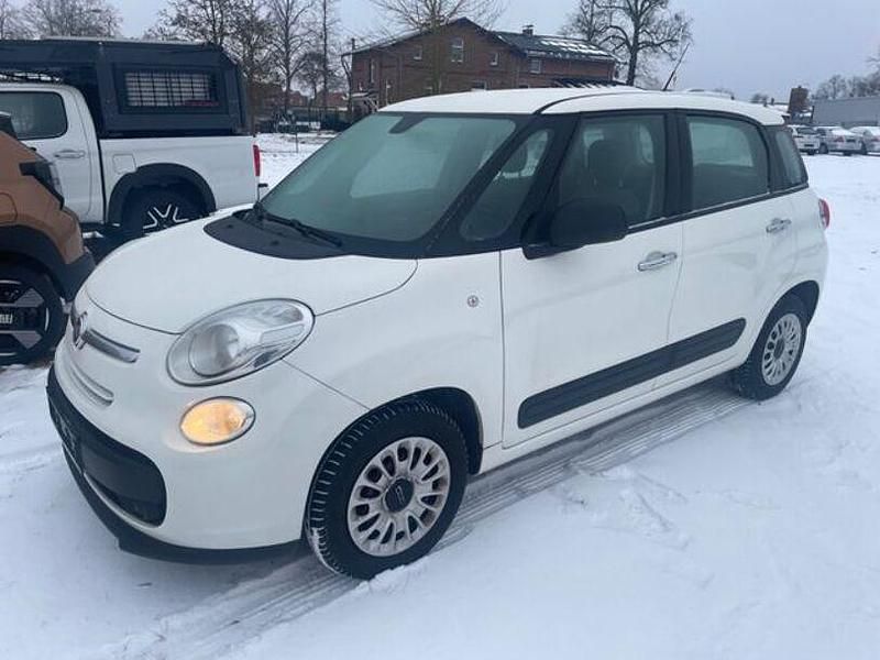 Weiß Gebraucht 2015 Fiat 500L Pop Van / Kleinbus | 6.490 € (Fairer Preis) - Bild 1/4