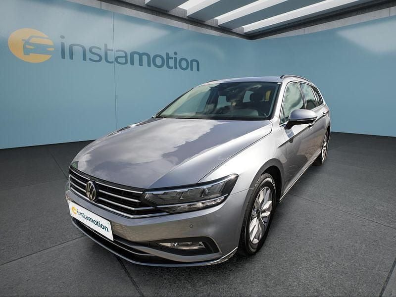 Silber Gebraucht 2022 VW Passat Limousine | 18.699 € (Guter Preis) - Bild 1/4