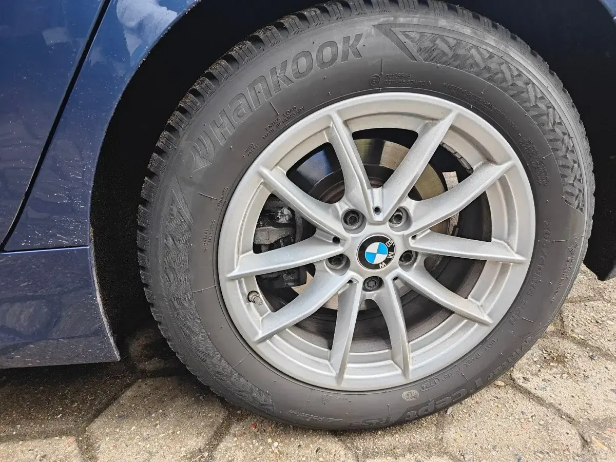 Używany BMW 320 Advantage 190 KM (139 kW) 2020 Niebieski Kombi