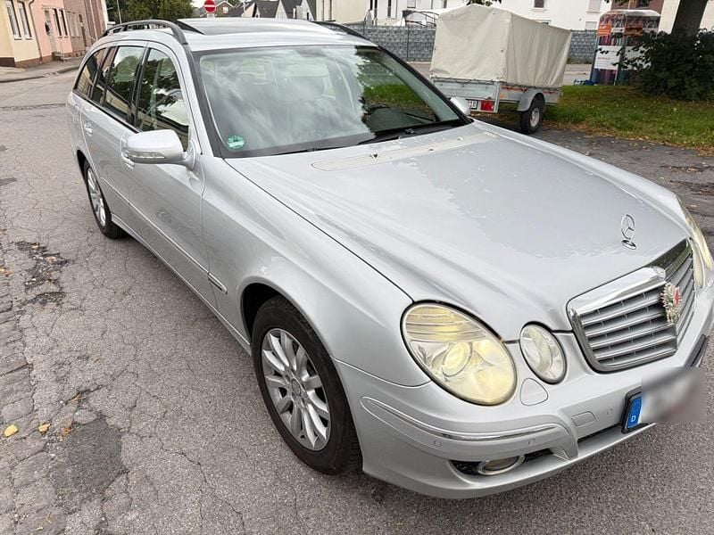 Gebraucht Mercedes E230 Elegance 204 PS (150 kW) 2007 Silber Kombi